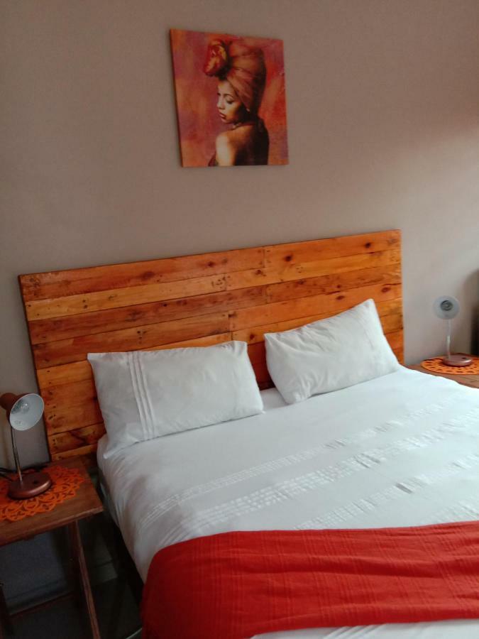 Tap'S Home Away From Home กาโบโรเน ภายนอก รูปภาพ