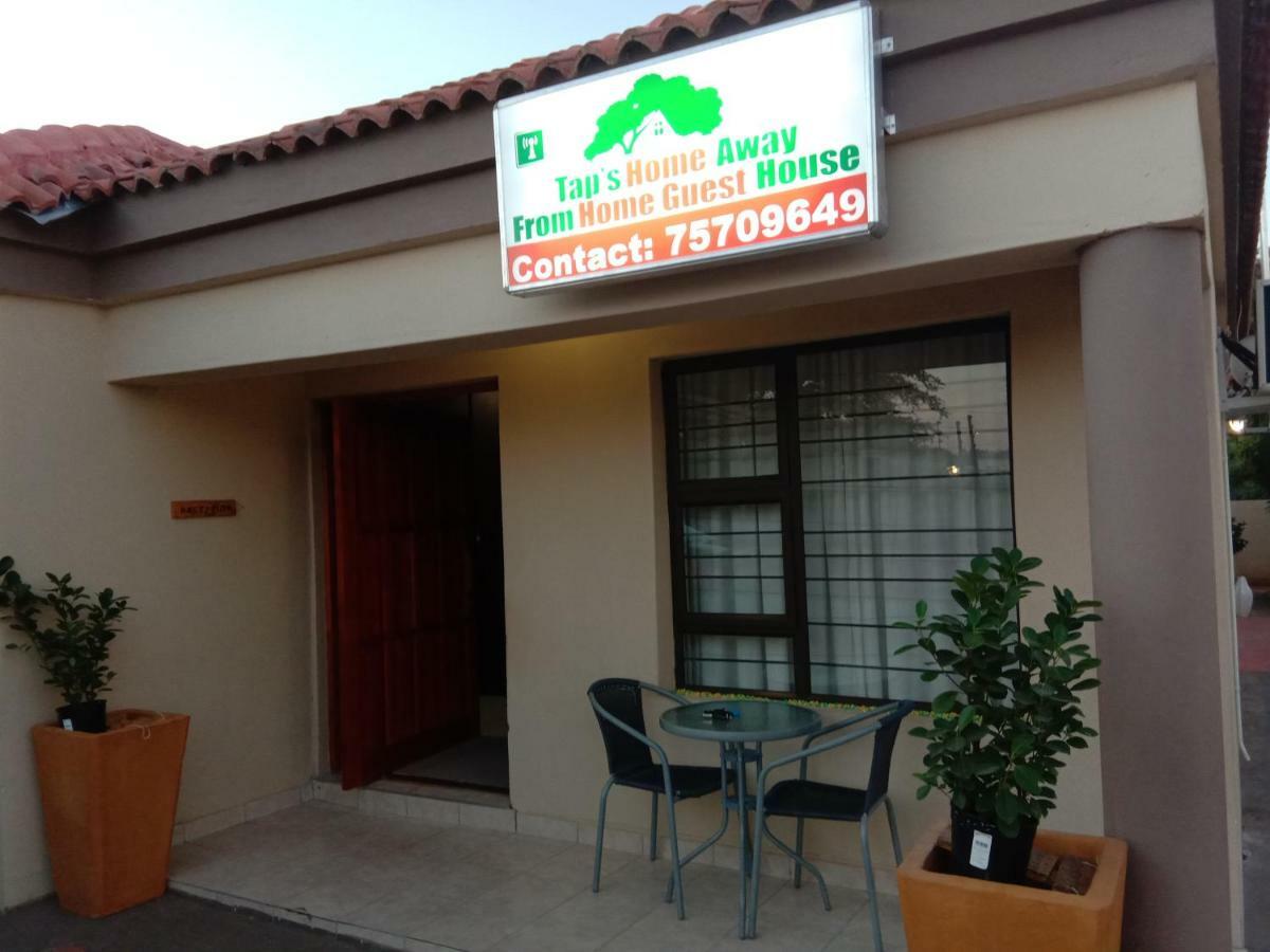 Tap'S Home Away From Home กาโบโรเน ภายนอก รูปภาพ